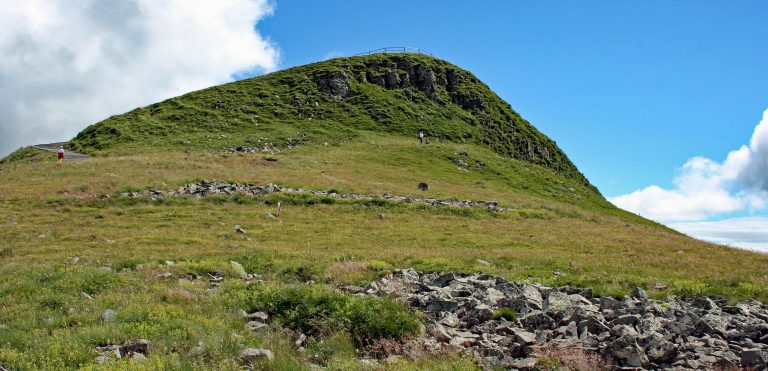 Plomb du Cantal découverte géologique Cantal