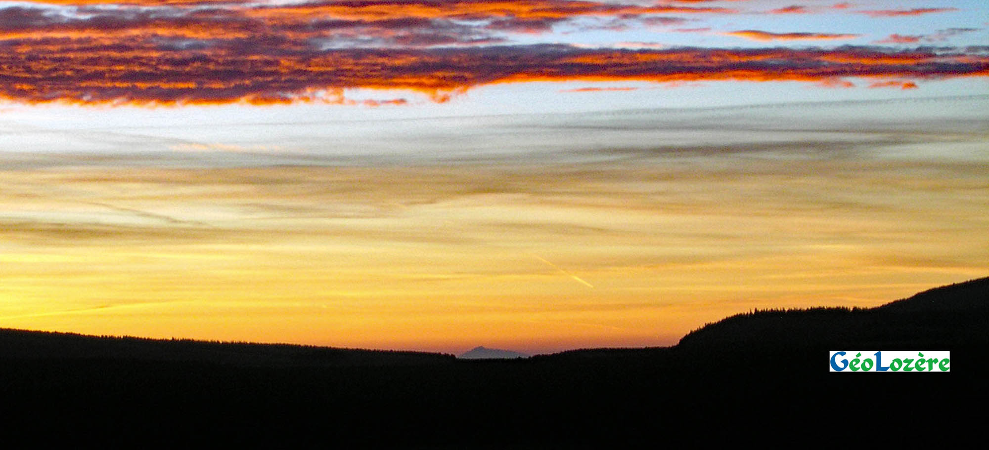 Lire la suite à propos de l’article La Montagne du Goulet et le Mont Ventoux, un alignement géographique et géologique remarquable