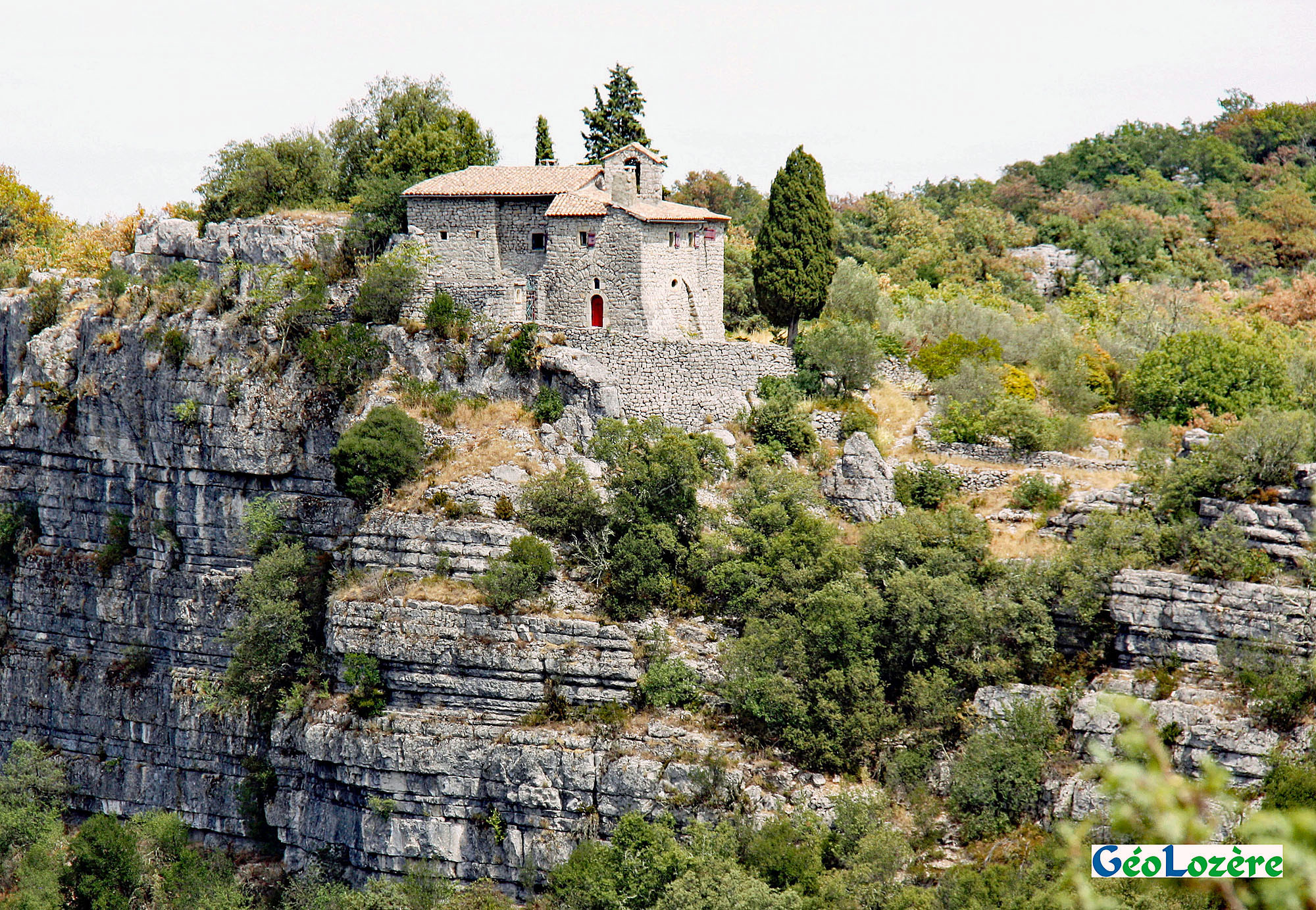 Lire la suite à propos de l’article Le cirque de Chassagnes et la faille de Païolive en Ardèche